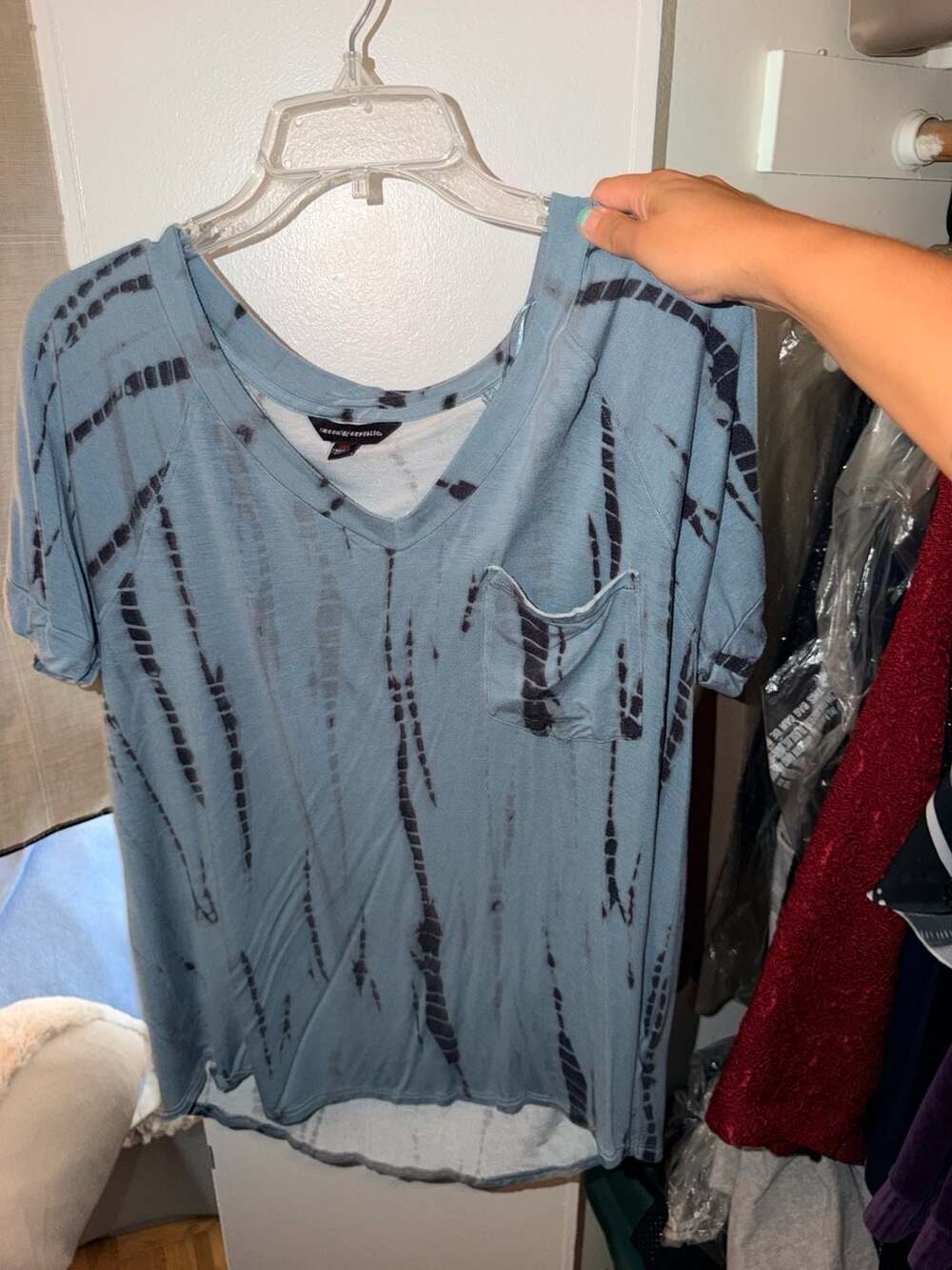 Rock & Republic V-Neck Pocket T-Shirt Size XL Blue Black Tie Dye